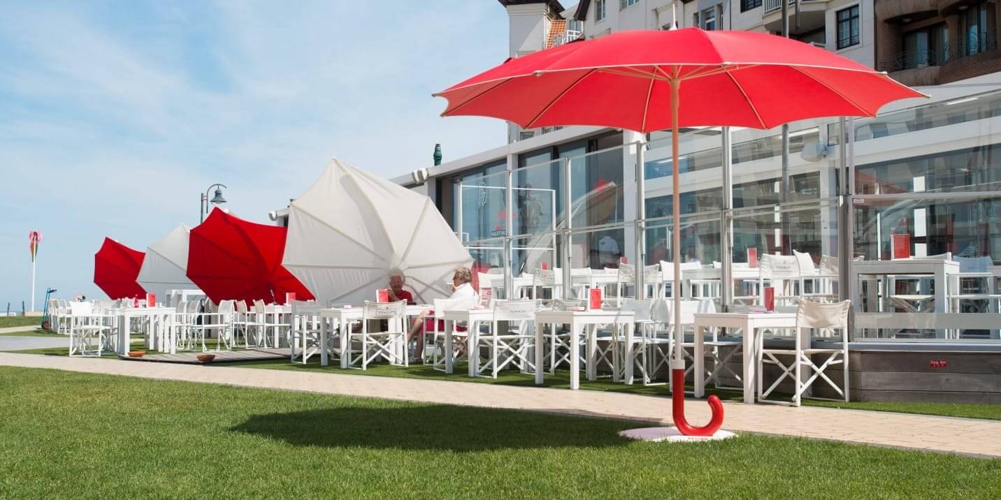 Уличный зонт на центральной стойке Gulliver, Бельгия, www.parasols.ru Уличный зонт на центральной стойке Gulliver Бельгия